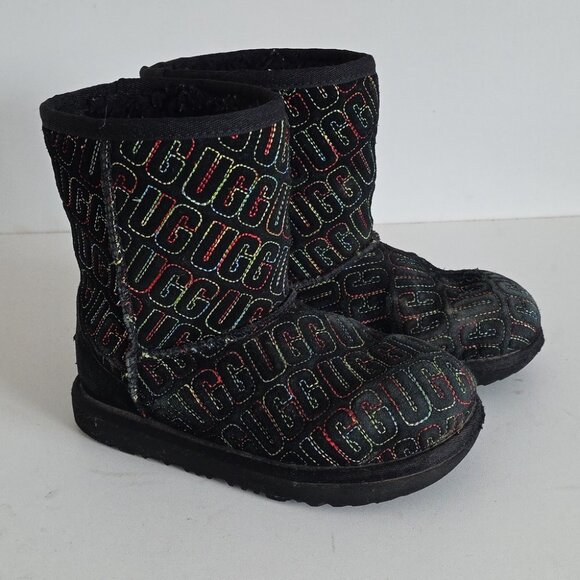 UGG | Kids' Classic II Graphic Stitch Boots black suede Shearling Sz 1 - Picture 3 of 6